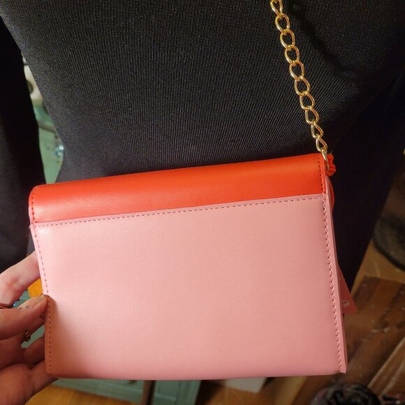 🎉NWT🎉 Juicy Couture Mini Clutch /Shoulder Bag with Gold Chain - Picture 3 of 10